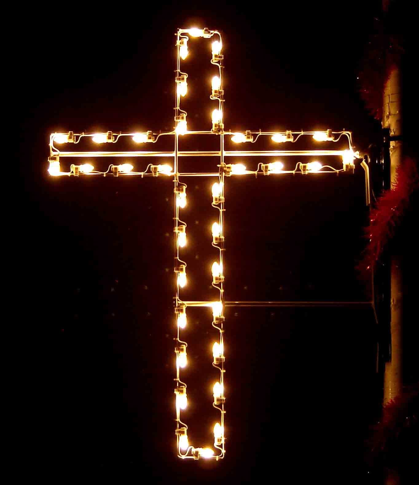 4' Cross Pole Mount Holiday Light Display - Creative Displays