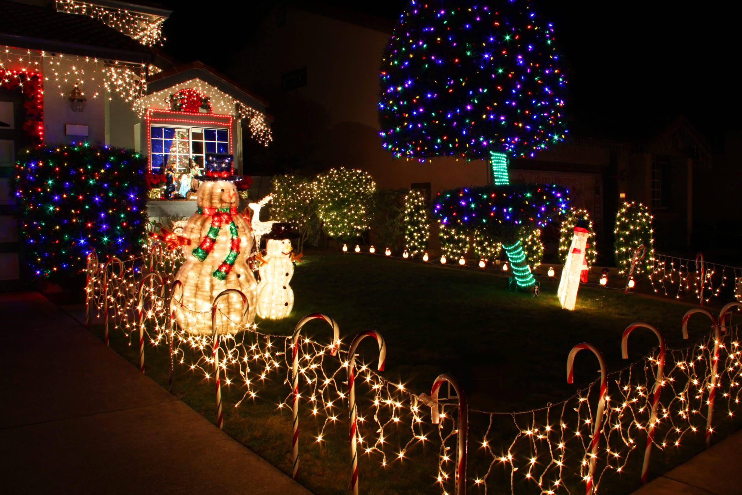 Decorating Ideas for Commercial Christmas Lights Settings
