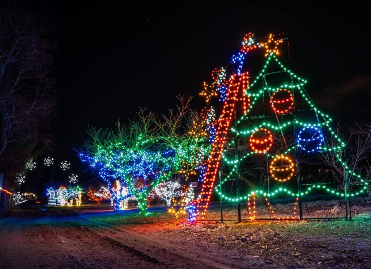 Commercial Holiday Lights & Displays | Creative Displays