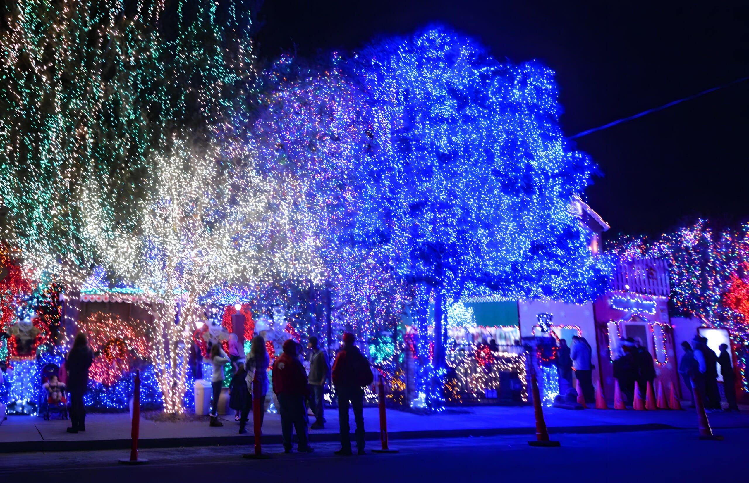 How To Decorate Storefronts With Commercial Christmas Lights