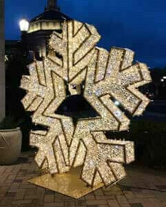 4' Majestic Twinkle Snowflake Holiday Light Display