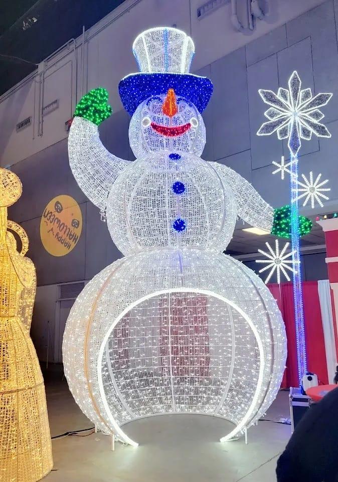 Commercial Christmas Decor